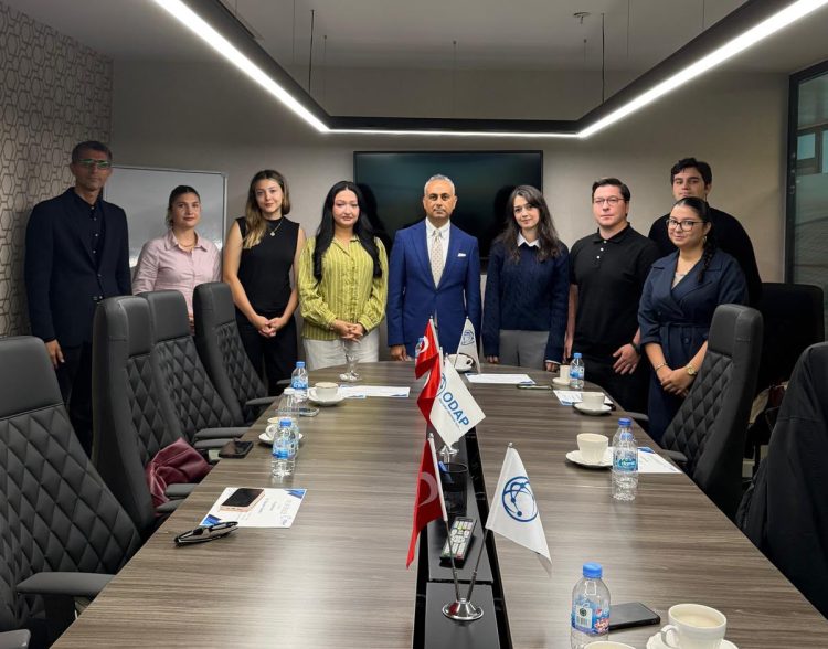 ODAP Merkezi’nde Yaz Dönemi Stajyerleri ile Yuvarlak Masa Toplantısı Gerçekleştirildi ODAP Merkezi’nde Yaz Dönemi Stajyerleri ile Yuvarlak Masa Toplantısı Gerçekleştirildi